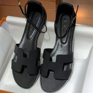 Saransk  Hermès Santorini 涼鞋愛馬仕女鞋的圖片與價格