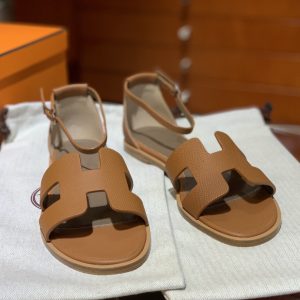 St. Petersburg-tov-Vitebskiy  愛馬仕女鞋經典款Hermès Santorini 涼鞋