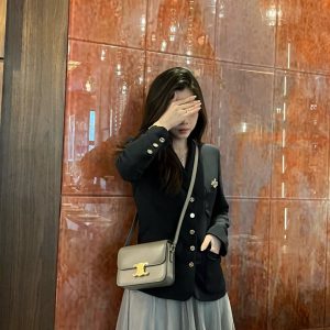 Yaroslavl’ / station Privolzhje 思琳凱旋門包包真假鑒別圖