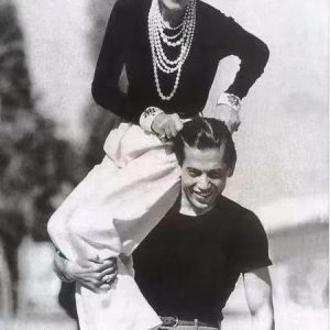 想買人生中第一個香奈兒包包，有什麽經典款推薦的嗎？