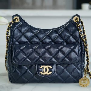 To’liatty CHANEL 23c流浪包深藍 中號早春度假繫列香奈兒的包