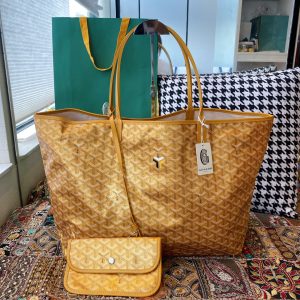 Exeter, UK Britain戈雅購物袋什麽材質Goyard購物袋金屬色限量版