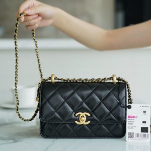 Saudi Arabia Riyadh CHANEL  香奈兒 雙金球包 法國 價格