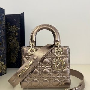 Abu Dhabi迪奧戴妃包多少錢一個Dior Lady戴妃四格繫列