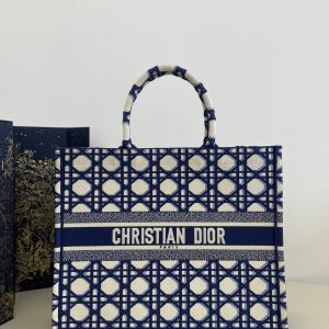 Republic of Indonesia迪奧女士包包官網價格Dior Tote