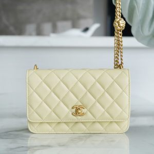 香港南區CHANEL 香奈兒23S春夏新款 山茶花woc 小雞黃
