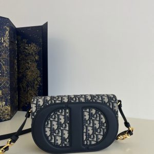 香港北區 迪奧女士包包官網價格 迪奧 Dior最新Signature繫列