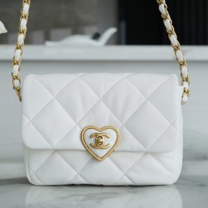 Kingdom of Saudi Arabia CHANEL23S 新款CF 愛心琺瑯扣 方胖子