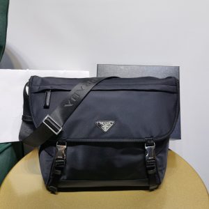 普拉達包包是哪個國家的品牌 PRADA新品郵差包斜挎包