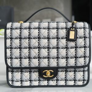 Malaysia CHANEL 22k 高級手工坊 黑白毛呢雙肩包香奈兒 女包