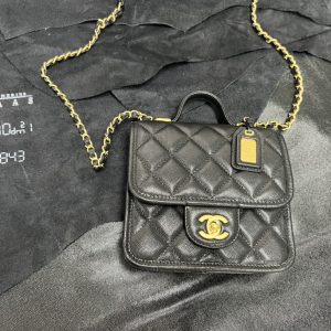 Tower Hamlets London UK Britain CHANEL 22k 郵差豆腐包