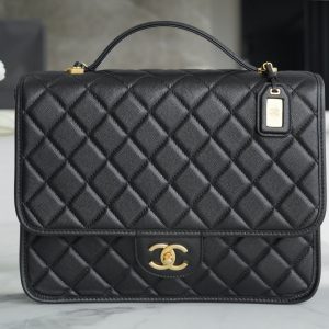 Saudi Arabia Riyadh  CHANEL 22k 高級手工坊 魚子醬雙肩包