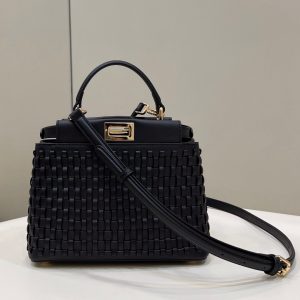 Nottingham UK Britain 芬迪Fendi Iconic PEEKABOO 小號手袋