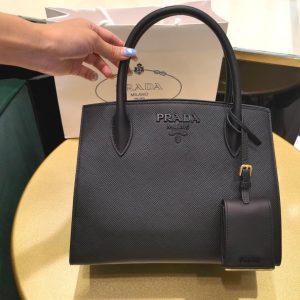 Berkakit 普拉達手袋品牌介紹PRADA Monochrome手袋