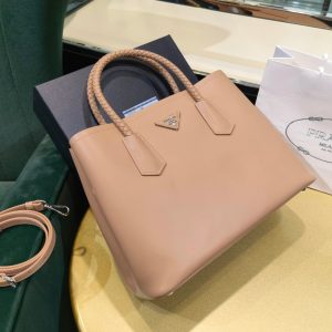 Yegor’yevsk 1 普拉達包包圖片最新款PRADA Double手袋