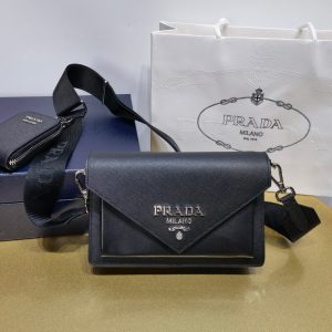 Kamyshta 普拉達包包屬於什麽檔次PRADA新款迷妳斜挎包