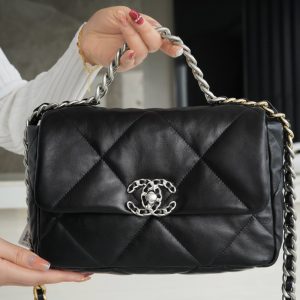 Voronej /station Pridacha CHANEL 19 BAG 22c新版銀色配飾