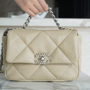 Yoshkar-Ola CHANEL 19bag 22c早春限定色 奶茶杏 小號