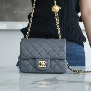 香港油尖旺區 CHANEL  23K金屬球方胖子 深灰香奈兒包包女包