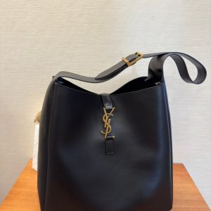 香港荃灣區 YSL聖羅蘭大號Hobo腋下包 Rose 同款聖羅蘭包包