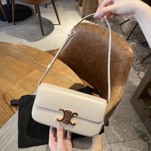 香港西貢區 Celine Triomphe 經典腋下包 思琳celine中國官網