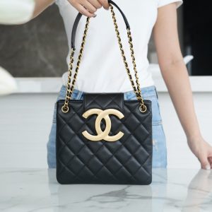 Abu Dhabi 香奈兒包包女包CHANEL 24c復古大logo腋下包