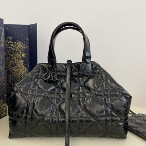 Jakarta 迪奧 Dior Toujours秋冬油蠟皮繫列 dior toujours上身圖