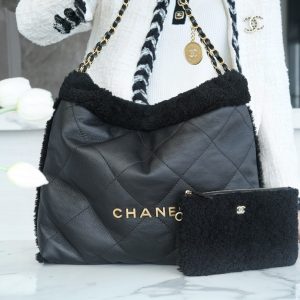 香港九龍城區 CHANEL 23b 季節限定泰迪熊款 黑色