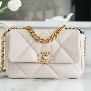 香港屯門區 CHANEL  19 bag正品皮小號米白 香奈兒19bag價格
