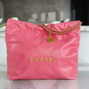 Tokyo, Japan CHANEL 22手袋正品尾皮 珊瑚粉小號 香奈兒的包