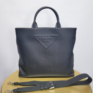 Gorikiy /station Pravdinsk 普拉達PRADA秋冬上新男士大托特包