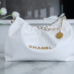 Kazan’ / station Lagernaja CHANEL 24C橫版22手袋 香奈兒包包女包