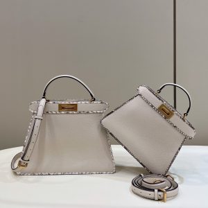 Tokyo, Japan 芬迪Fendi最新peek aboo小號手袋 芬迪手袋多少錢