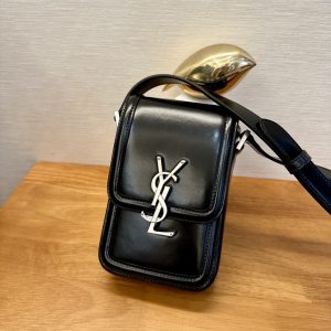 Vietnam  Hanoi聖羅蘭手機包能放多少東西YSL手機包