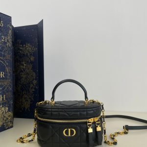 UAE United Arab Emirates Dior 30 Montaigne 迷妳 vanity繫列