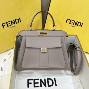 Vancouver Canada芬迪女士包包官網旗艦店價格Fendi 手袋
