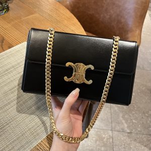 Calgary Canada Celine BOX TRIOMPHE 思琳包包價格