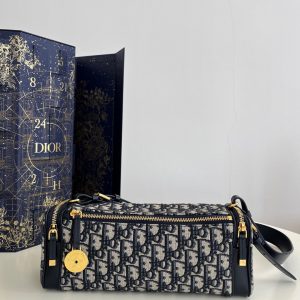 Thailand迪奧包包怎麽分辨是不是正品DiorEast-West繫列圓筒包