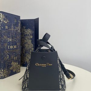 Vietnam迪奧水桶包國內專櫃價格Dior Signature繫列水桶包