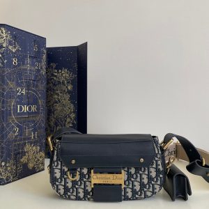 Singapore Dior春夏New street chic繫列 迪奧包包標誌logo