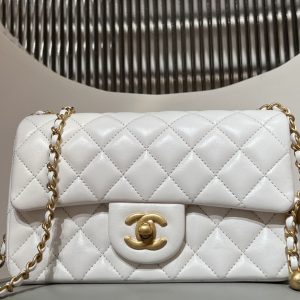 香港九龍半島九龍城區香奈兒金珠cf mini什麽價