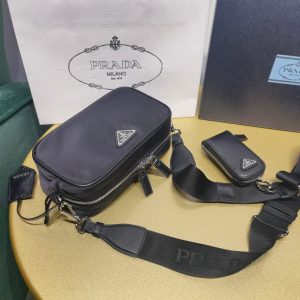 Abu Dhabi普拉達是哪個國家的品牌PRADA新款 斜挎包