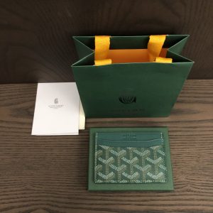 Hong kong戈雅卡包多少錢 戈雅包包遇冷會變硬嗎