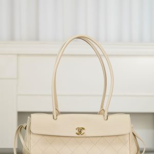 Britain 𝐂𝐡𝐚𝐧𝐞𝐥 𝟐𝟔𝐬走秀款法棍包杏色小號 香奈兒包包價格一覽表